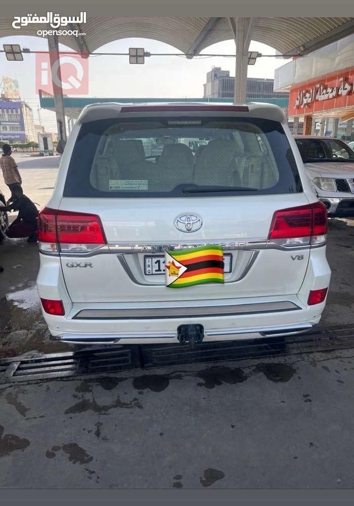 تۆیۆتا لاند کروزەر